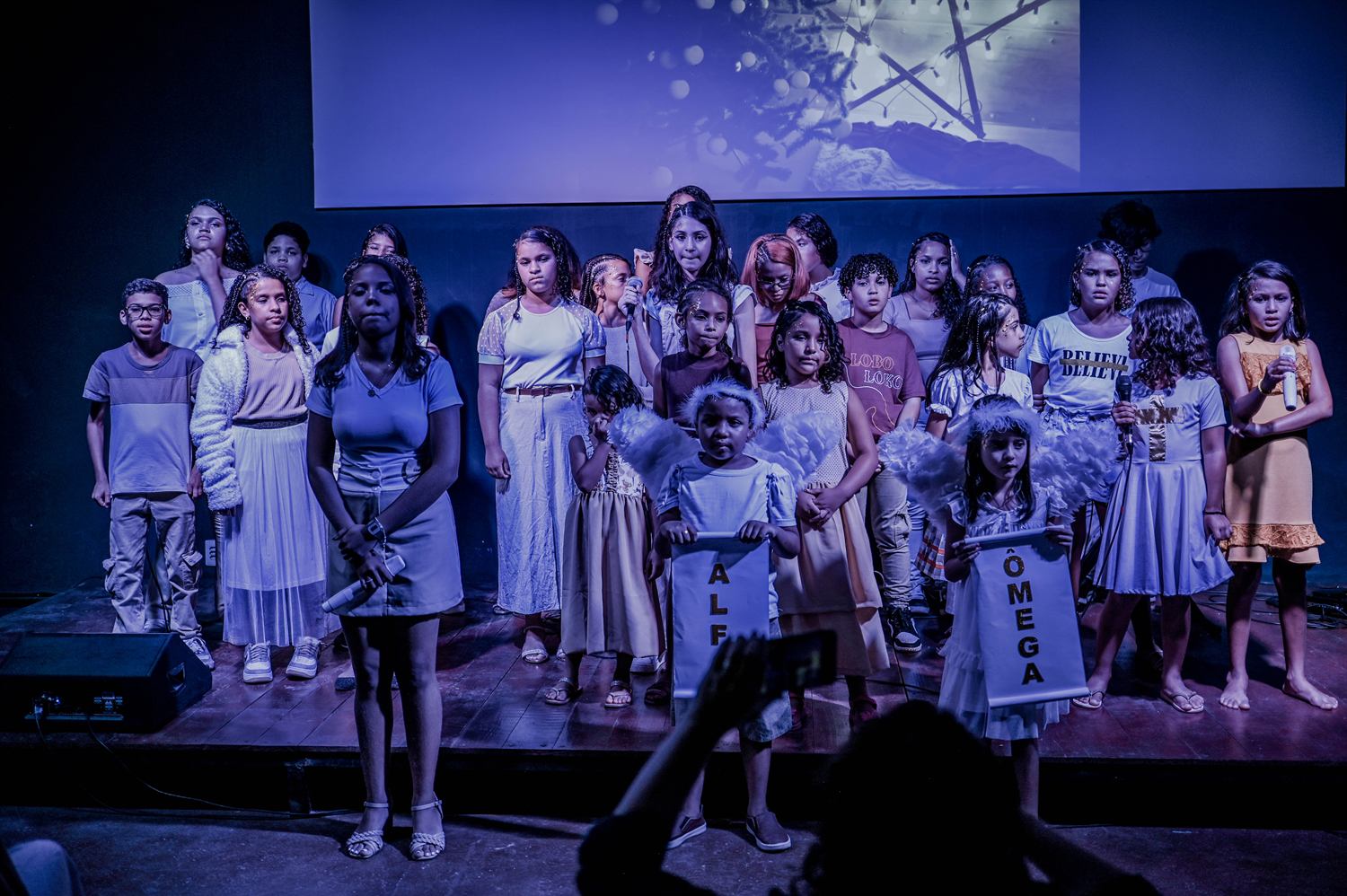 Grupo completo da Cantata 2025 no palco