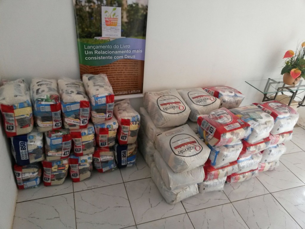 Redes de Solidariedade: Como Pequenos Gestos Criam Grandes Mudanças